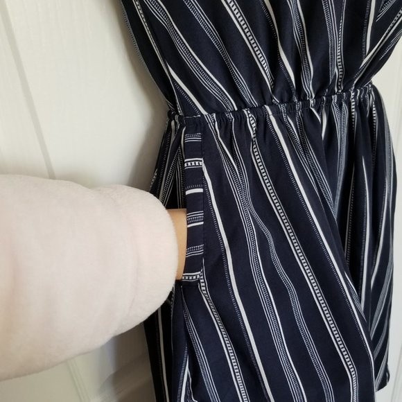 Monteau Los Angeles blue & white striped dress Size Medium - Picture 3 of 8